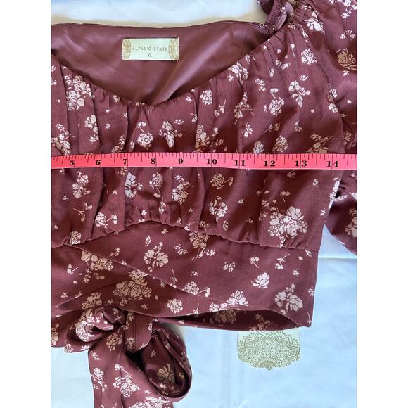 Altar’d State Women’s NWT Mauve Floral Puff Sleeve Crop Top - XL - Picture 8 of 10